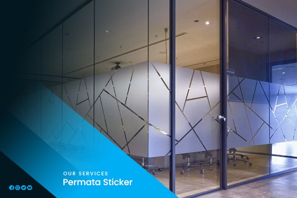 Layanan pembuatan dan pemasangan stiker dengan desain kustom untuk keperluan branding, promosi, hingga dekorasi interior dan eksterior.